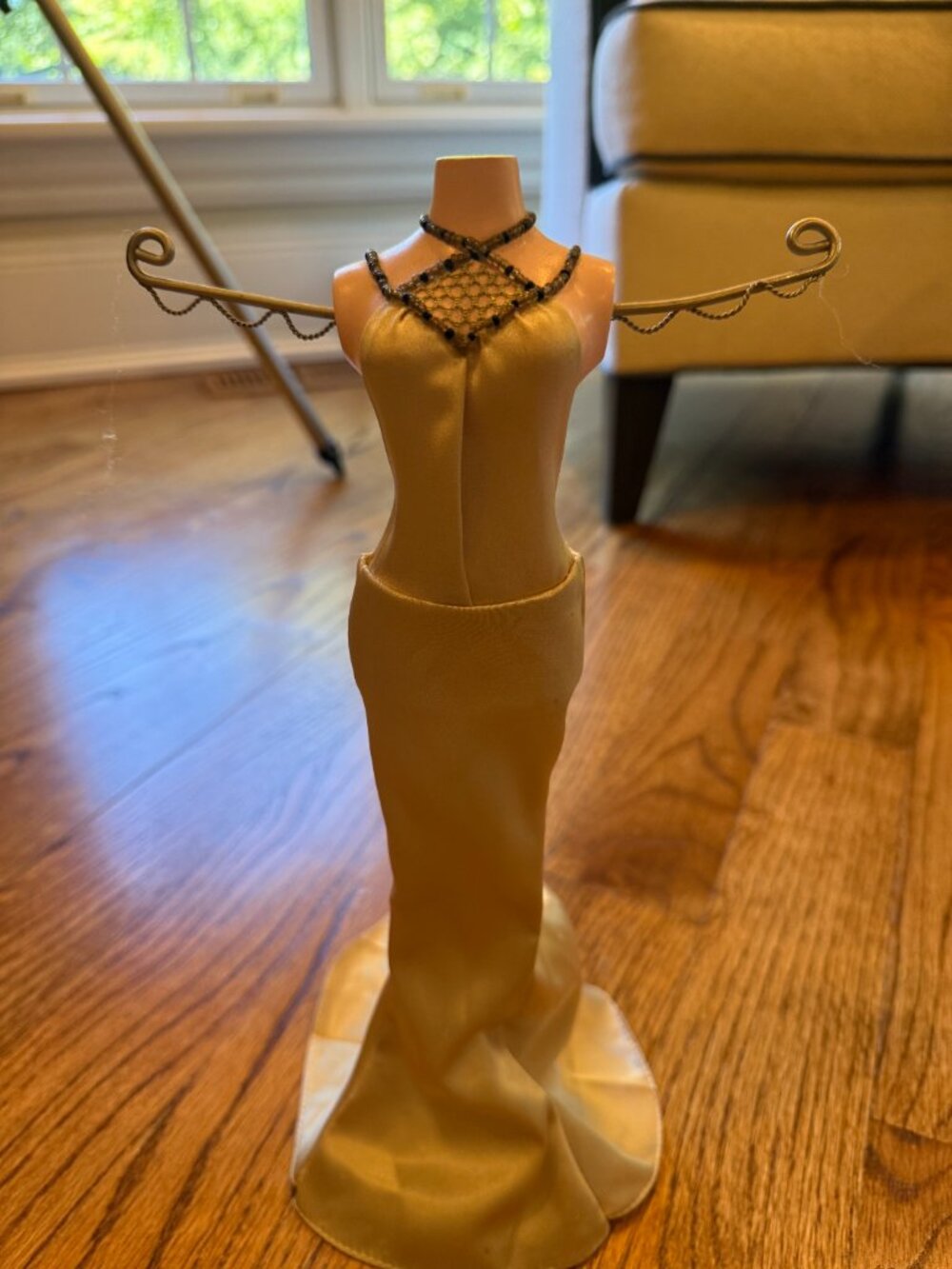 Mannequin Jewelry Necklace Display Holder